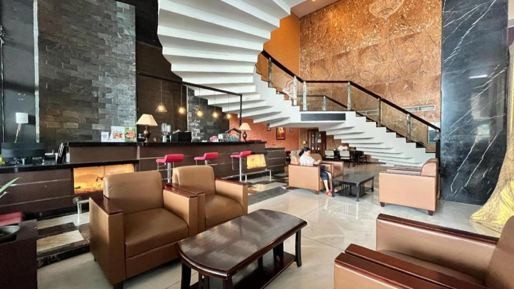 Grand Antares Hotel Medan Exterior foto