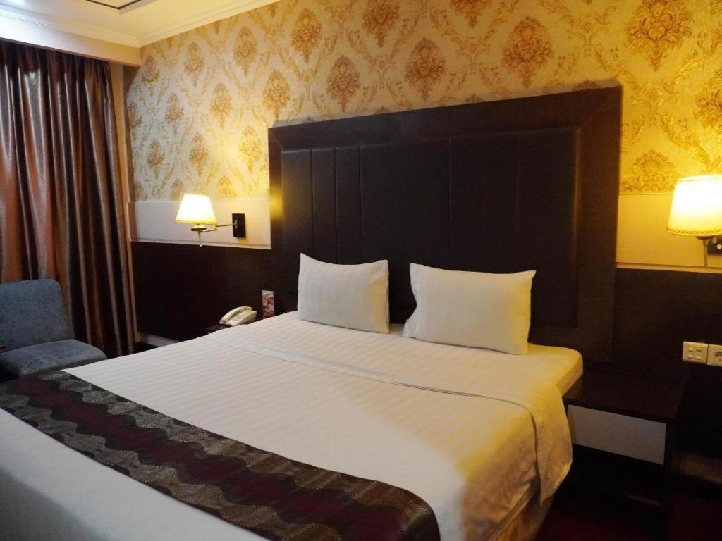 Grand Antares Hotel Medan Exterior foto